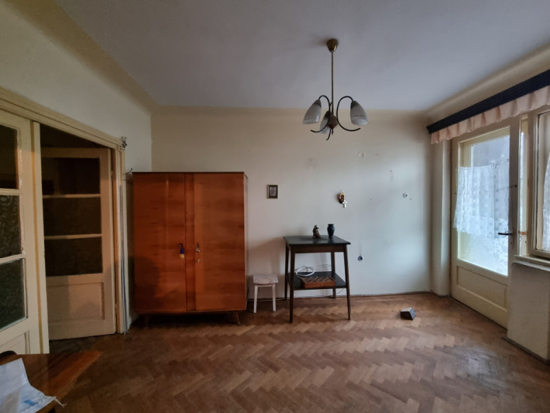 Ultracentral- Ateneu- Razboieni-2 camere decomandate, etaj 2, spațios 