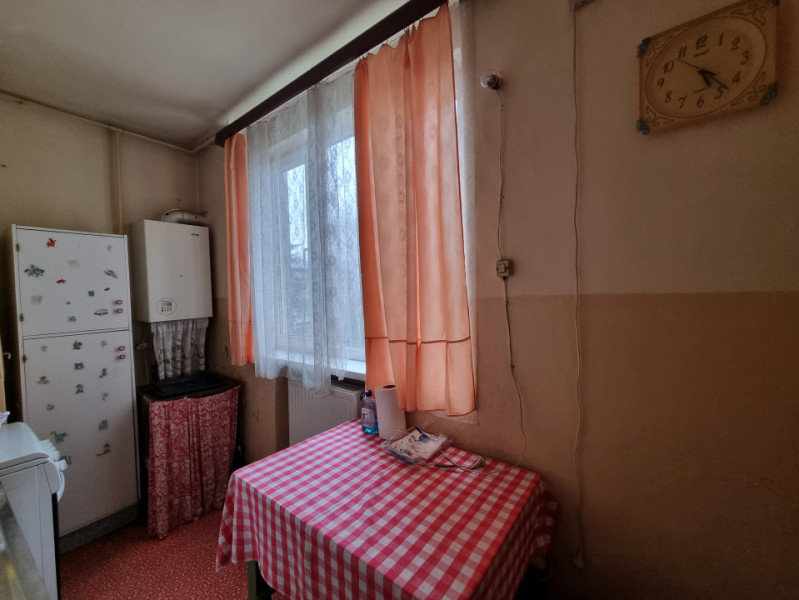 Ultracentral- Ateneu- Razboieni-2 camere decomandate, etaj 2, spațios 