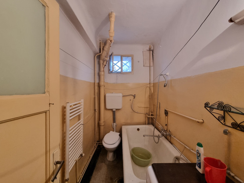 Ultracentral- Ateneu- Razboieni-2 camere decomandate, etaj 2, spațios 