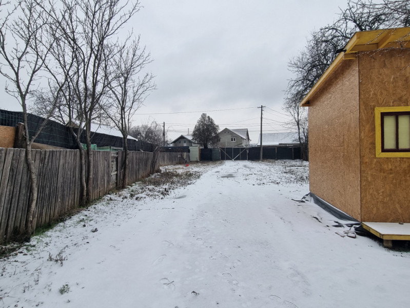 Hemeius- Teren cu deschidere la pădure și pârâu. Cu salcie la mal!