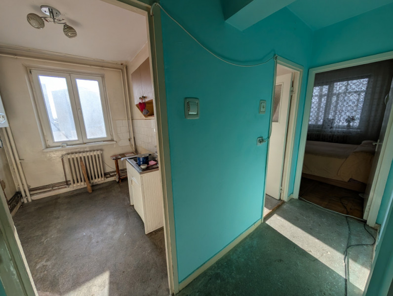 Cornișa etaj intermediar - 2 camere - Decomandat 