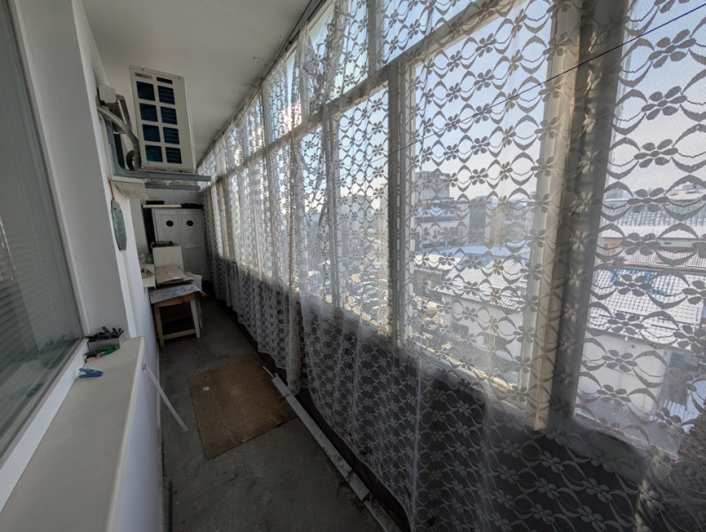 Cornișa etaj intermediar - 2 camere - Decomandat 