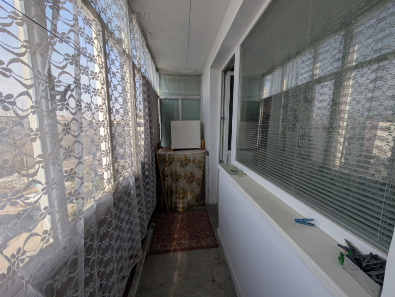 Cornișa etaj intermediar - 2 camere - Decomandat 