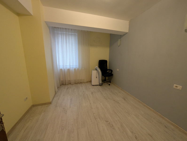Apartament de închiriat Bloc nou parter