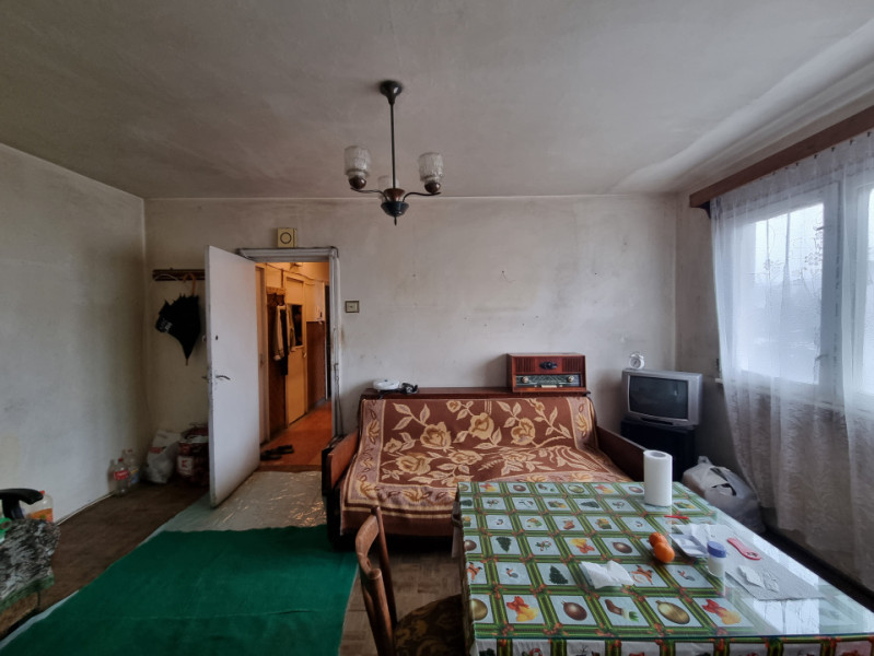 Clinica Luxor- 9 Mai- Ultracentral-3 camere/etaj 3, necesită renovare 