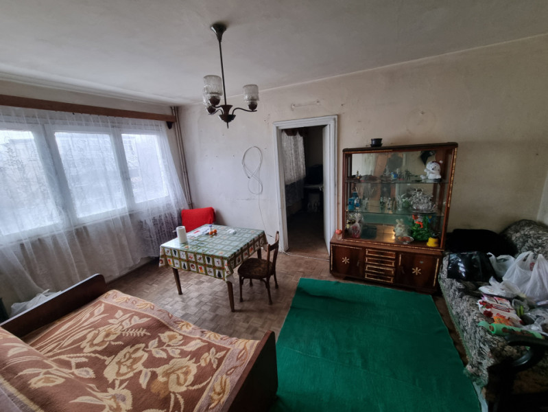 Clinica Luxor- 9 Mai- Ultracentral-3 camere/etaj 3, necesită renovare 