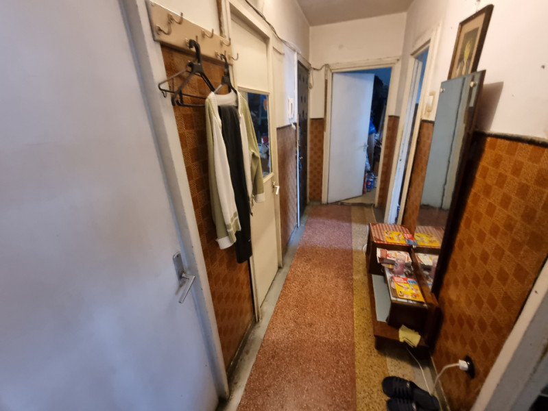 Clinica Luxor- 9 Mai- Ultracentral-3 camere/etaj 3, necesită renovare 