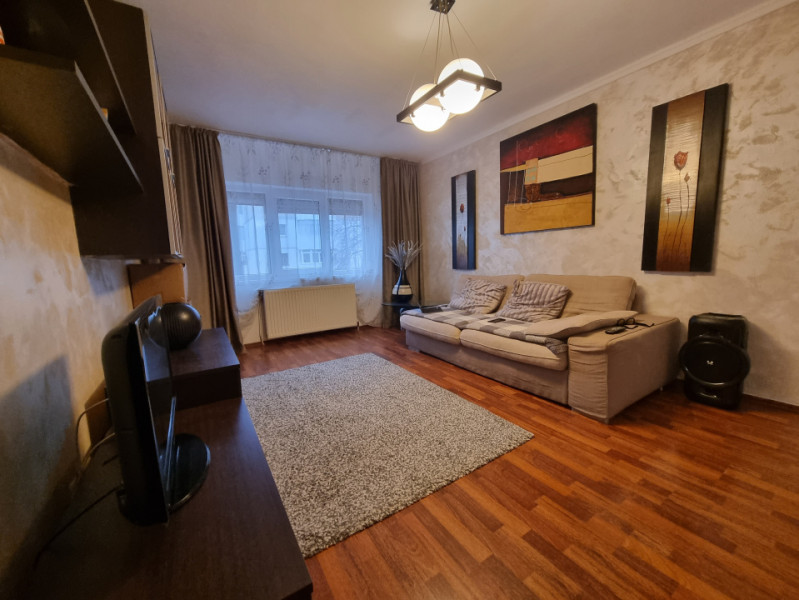 Zona Neagoe Vodă- Martiri- Apartament decomandat/etaj 1/mobilat-utilat