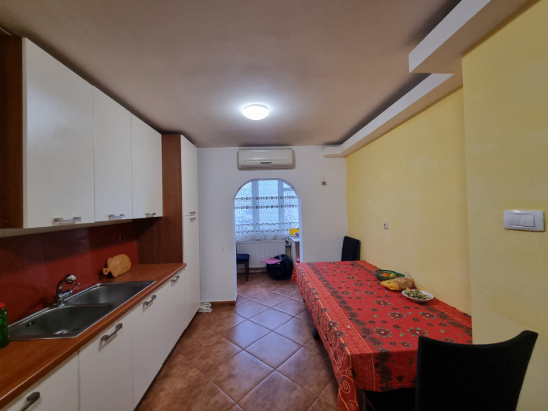 Zona Neagoe Vodă- Martiri- Apartament decomandat/etaj 1/mobilat-utilat