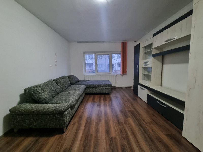 Apartament 2 camere decomandate/bloc din 1986/renovat/centrală nouă 