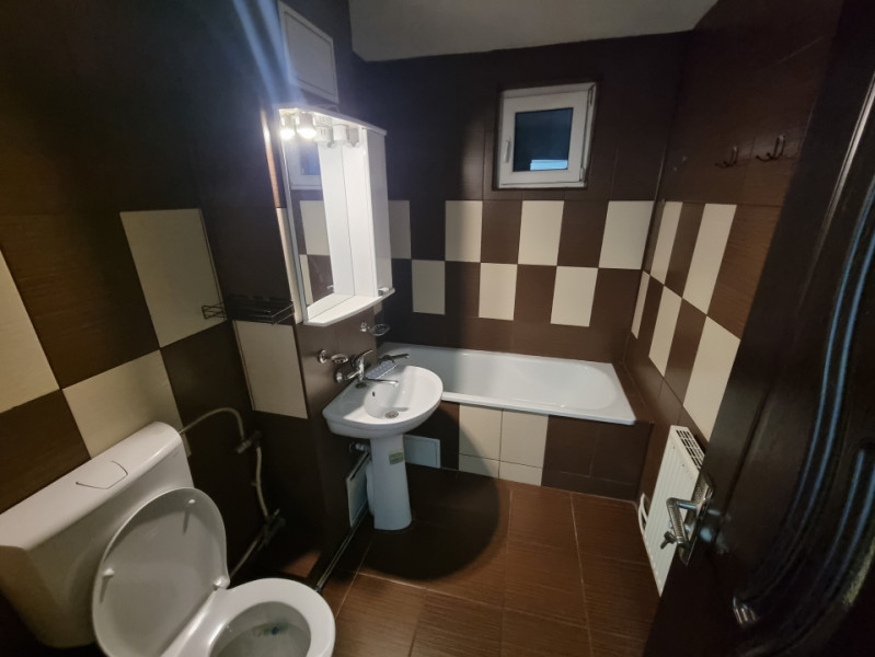 Apartament 2 camere decomandate/bloc din 1986/renovat/centrală nouă 