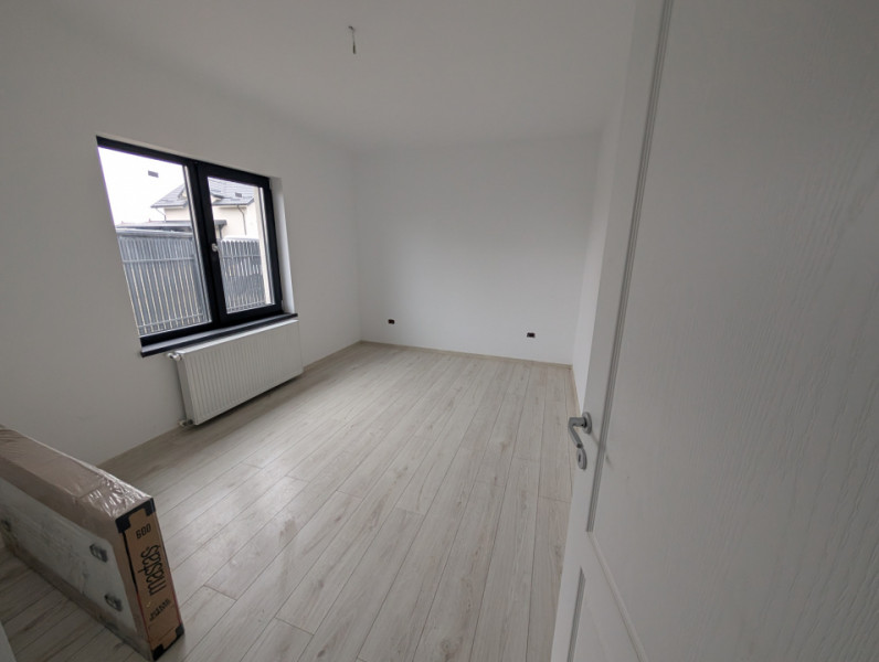 Casa Lilieci 3 dormitoare 2 băi, terasa + beci, canalizare 