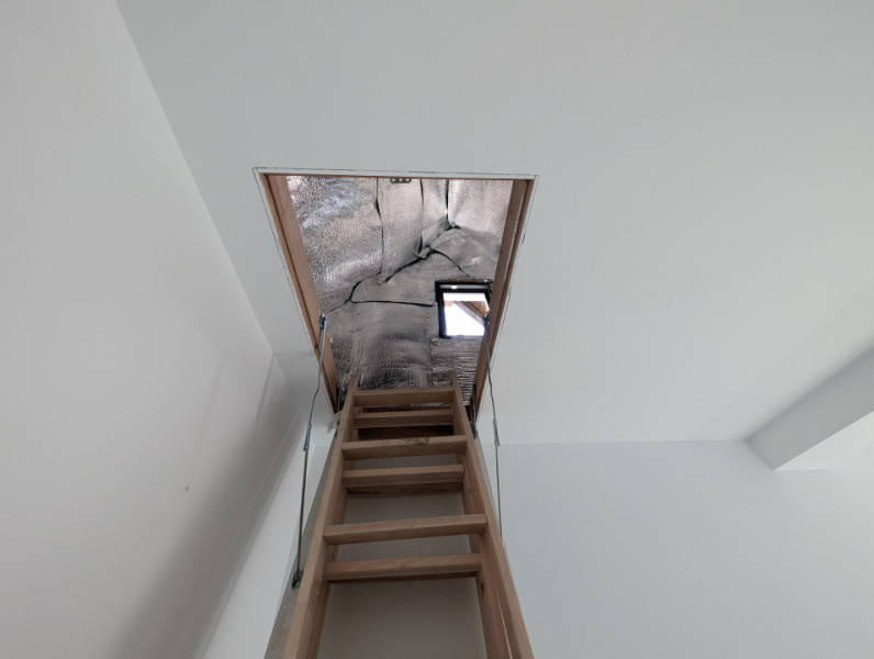 Casa Lilieci 3 dormitoare 2 băi, terasa + beci, canalizare 