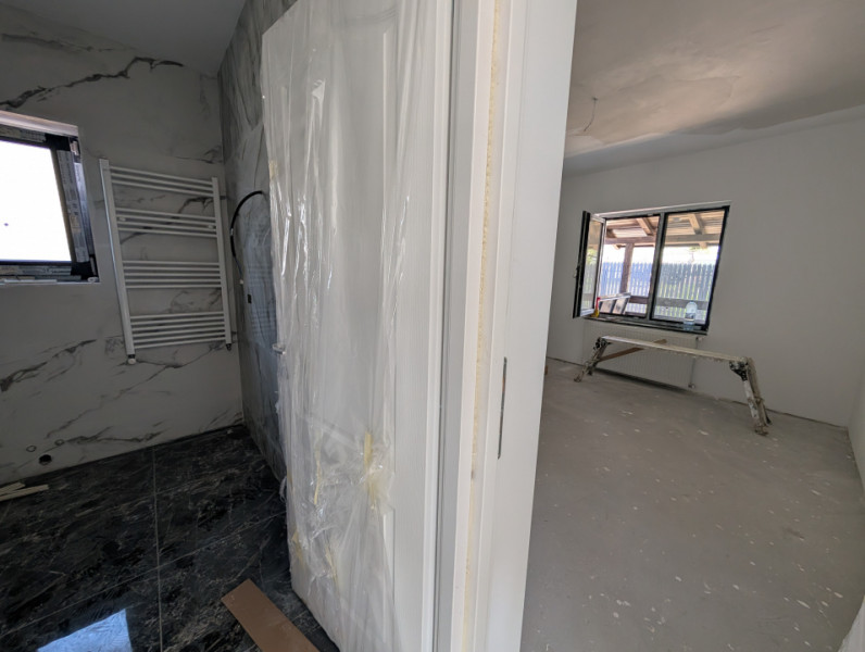 Casa Lilieci 3 dormitoare 2 băi, terasa + beci, canalizare 