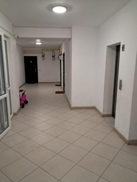 Apartament decomandat Bloc NOU - zona Milcov 