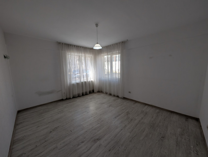Apartament decomandat Bloc NOU