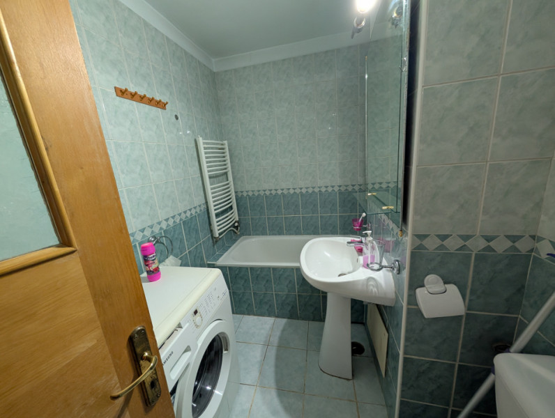 Apartament decomandat Banca Națională etaj 1, bloc 1992