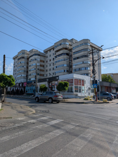 Apartament decomandat Banca Națională etaj 1, bloc 1992