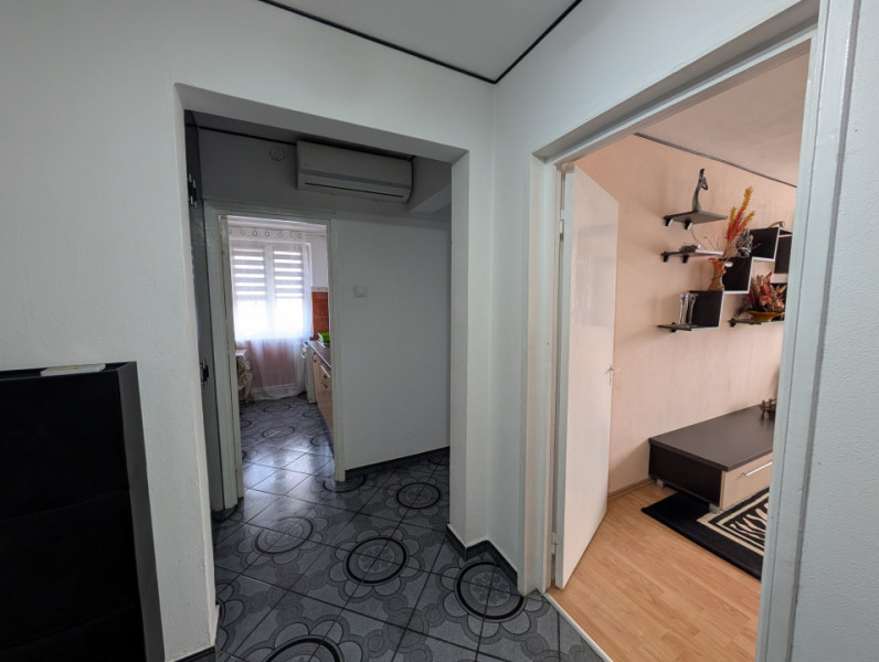 Apartament decomandat etaj intermediar Orizont - Mega Image