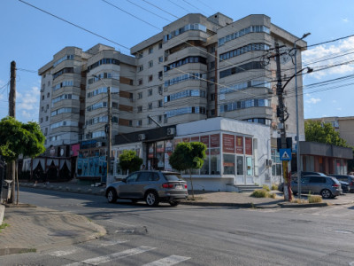 Apartament decomandat Banca Națională etaj 1, bloc 1992