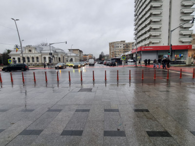 Ultracentral- 2 camere, cu centrală termică, necesită renovare 