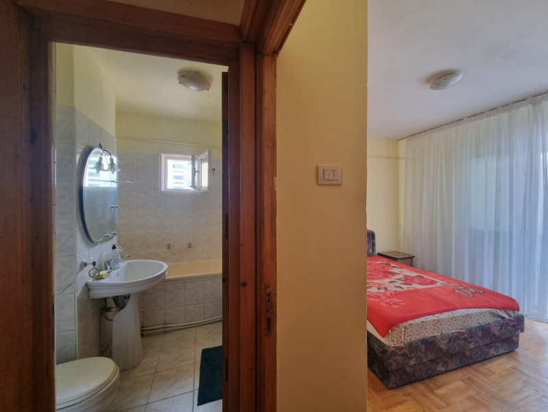 Apartament 3 camere/doua bai/doua balcoane-PIAȚA CENTRALA-bloc 1986