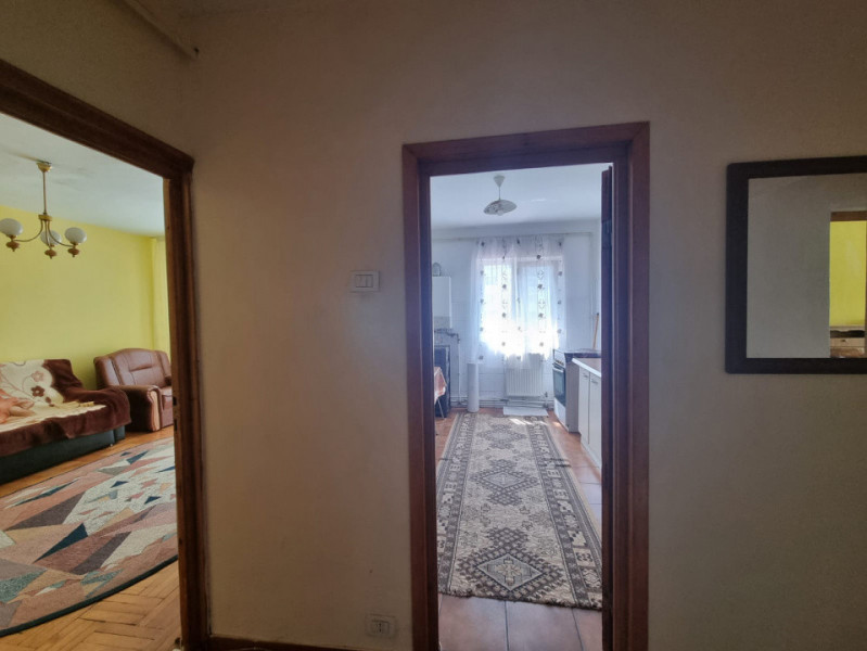 Apartament 3 camere/doua bai/doua balcoane-PIAȚA CENTRALA-bloc 1986