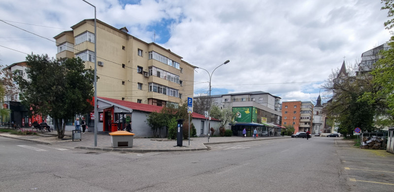 Apartament 3 camere/doua bai/doua balcoane-PIAȚA CENTRALA-bloc 1986