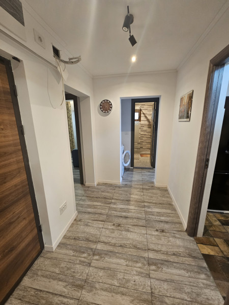 Apartament 3 camere, renovat total în 2023, mobilat și utilat, etaj 2 