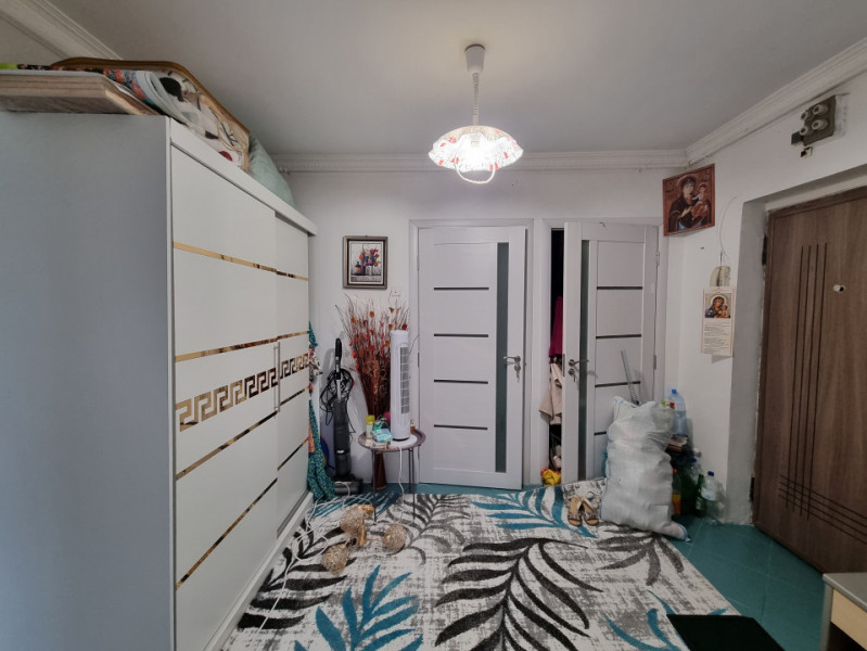 Apartament cu aer boem- 2 camere decomandate- renovat recent- Central