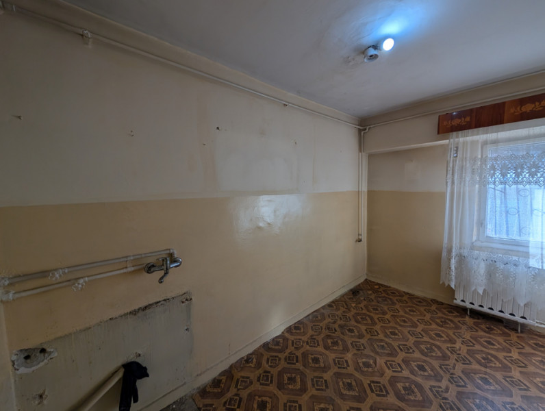 Garsoniera parter vedere la strada Stefan cel Mare 