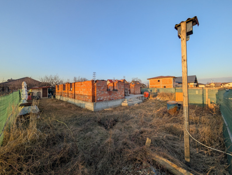 Teren 580m Șerbănești cu casa in construcție 