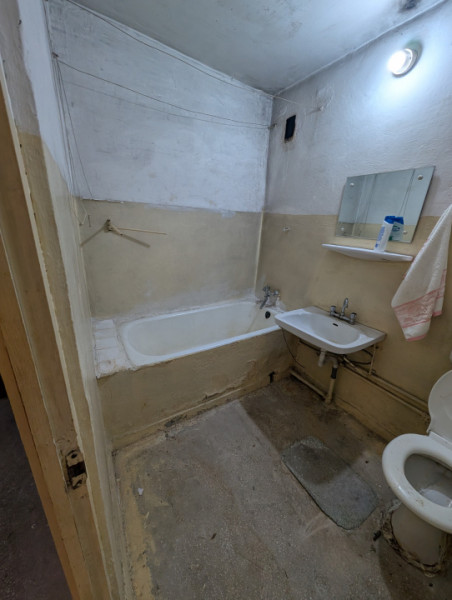 Garsoniera parter vedere la strada Stefan cel Mare 