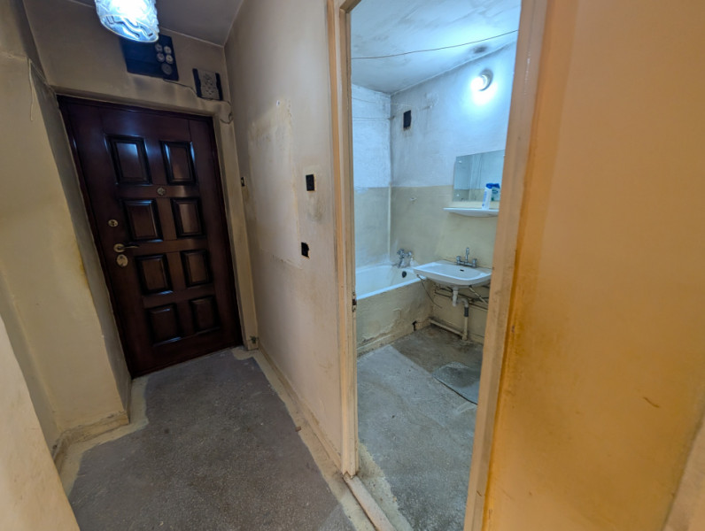 Garsoniera parter vedere la strada Stefan cel Mare 