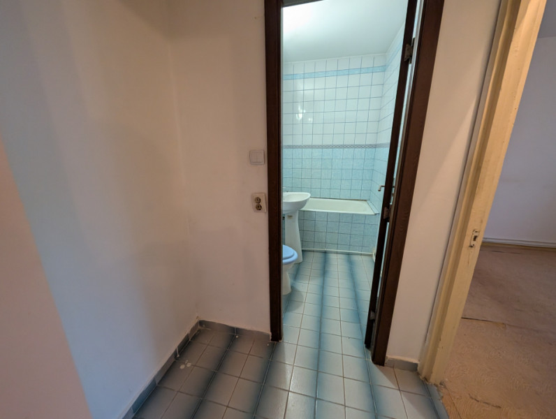 Apartament langa CORA , grădiniță, etaj 2