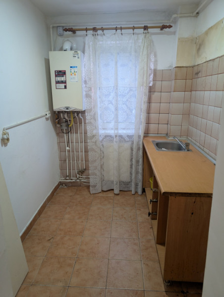 Apartament langa CORA , grădiniță, etaj 2