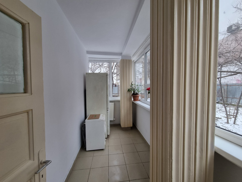 Casă Strada Mioriței- renovată - potrivită pentru birou, educație etc