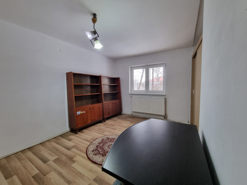 Casă Strada Mioriței- renovată - potrivită pentru birou, educație etc