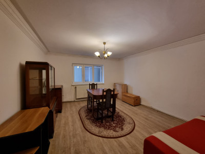 Casă Strada Mioriței- renovată - potrivită pentru birou, educație etc