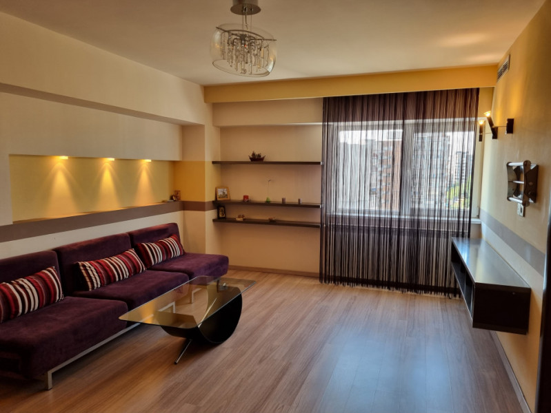 Apartament elegant, Bloc 2000 zona Bancorex 