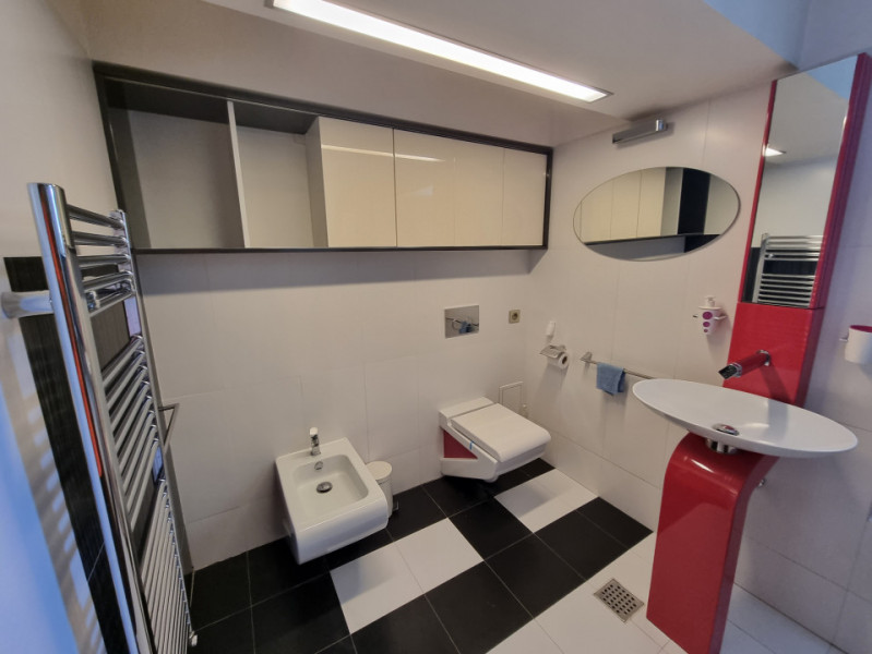 Apartament elegant, Bloc 2000 zona Bancorex 