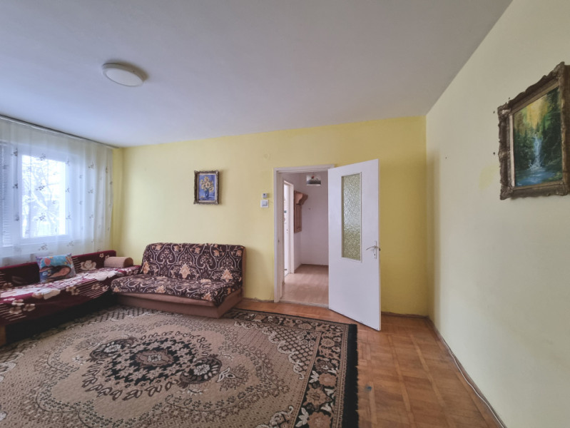 Apartament 2 camere, 47 mp utili, cu îmbunătățiri, liber la vânzare 