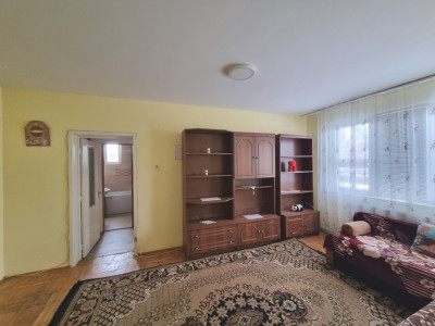 Apartament 2 camere, 47 mp utili, cu îmbunătățiri, liber la vânzare 