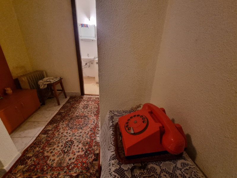 Apartament 3 camere decomandate/două băi/etaj 2/Restaurant Miorița 