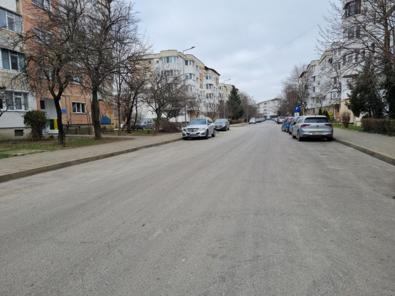 Neagoe Vodă- Ardealului- 3 camere decomandate-etaj 2-mobilat/utilat 