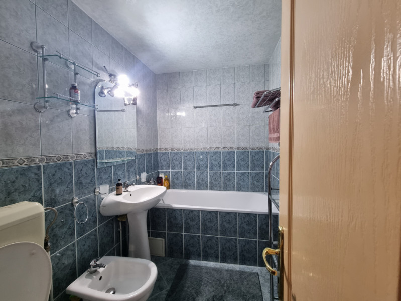 Neagoe Vodă- Ardealului- 3 camere decomandate-etaj 2-mobilat/utilat 