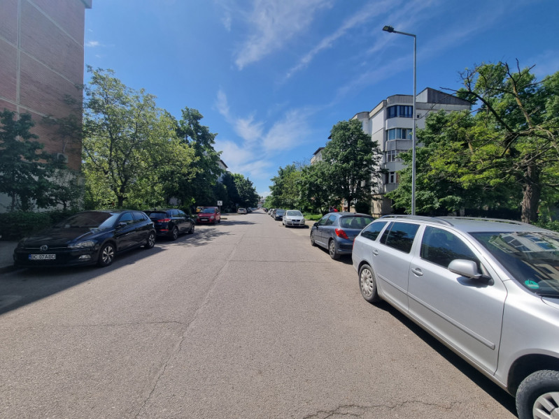 Neagoe Vodă- Ardealului- 3 camere decomandate-etaj 2-mobilat/utilat 
