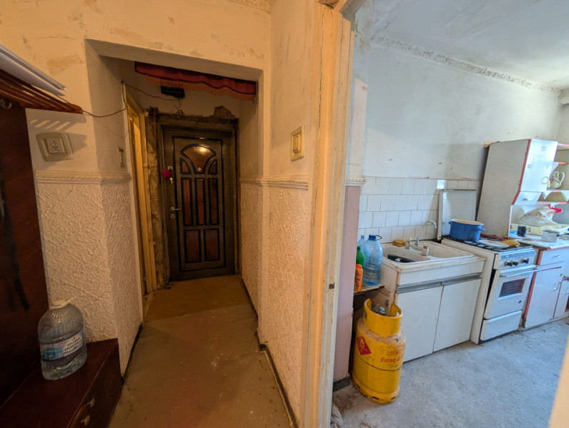 Decomandat, 3 camere - spatios