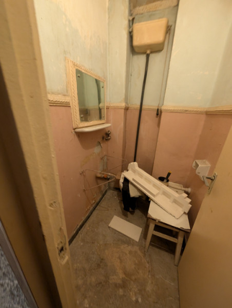 Decomandat, 3 camere - spatios