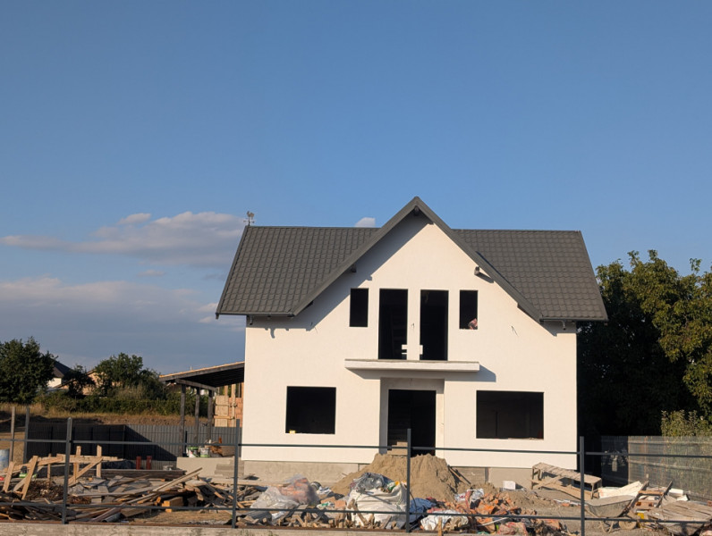 Casa noua Lilieci P+1, încălzire pardoseală , finisaje premium 